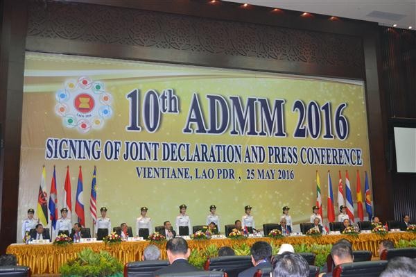 ASEAN Defence Ministers reaffirm maritime and aviation freedom in the East Sea - ảnh 1